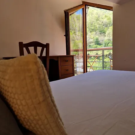 Remona Espinama